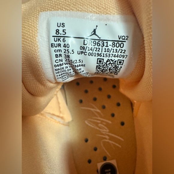 Jordan Two Trey Arctic Orange Women - Picture 7 of 7